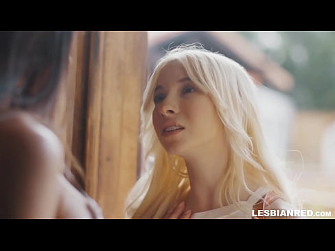 ❤️ Chica vuelve a casa unos meses después y acaba comiéndole el coño a su madrastra ❤❌  Sexo en es.28films.ru ❌️